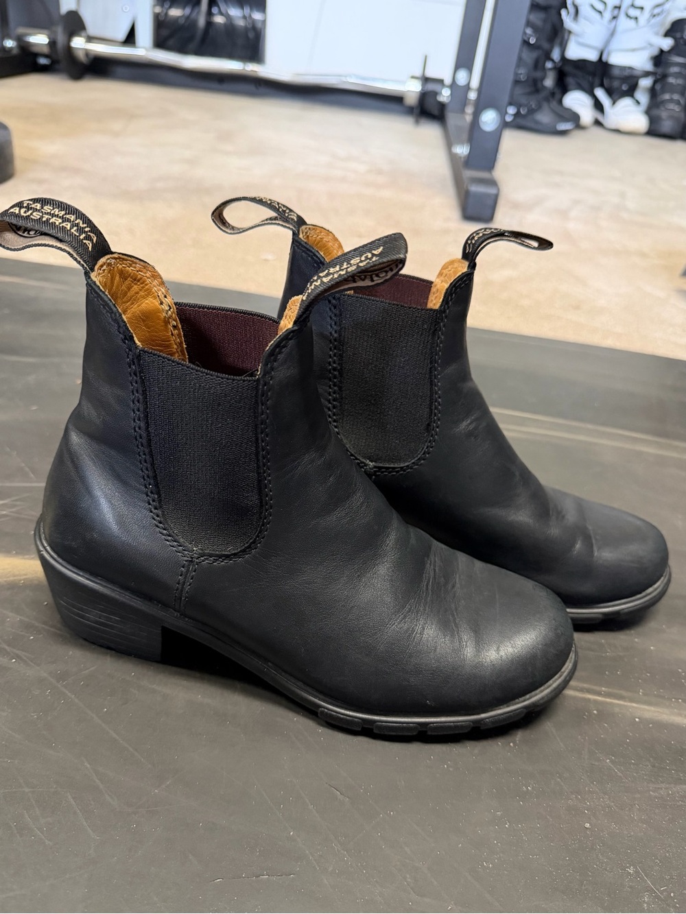 women's heel blundstones